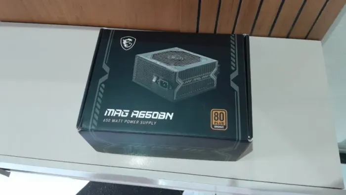 Fonte de Alimentação MSI MAG 650W 80 Plus Bronze, PFC Ativo.
