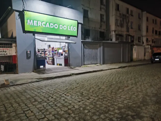 Mercado completo com prédio e casa açougue padaria fruteira e mercearia 
