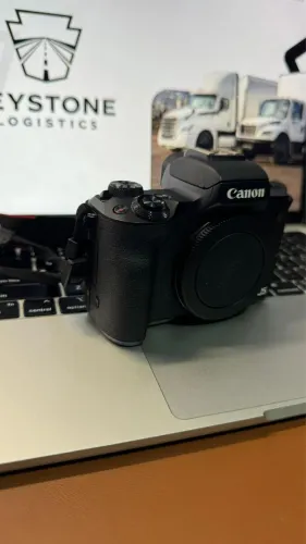Camera canon m50