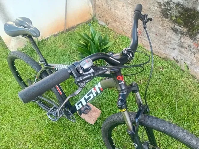 Bike gts aro 29" quadro 19" ler descrição 