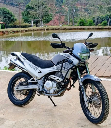 Moto Falcon NX400
