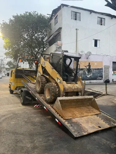 Serviços de terraplenagem e locação de máquinas pesadas