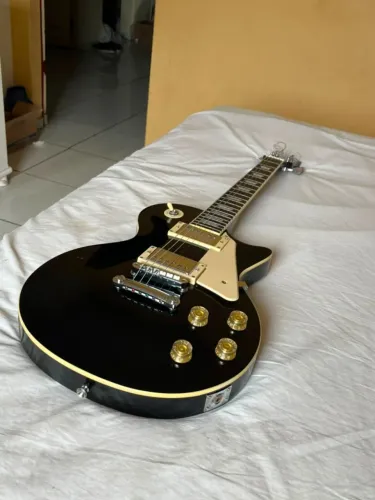 Vende-se guitarra Les Paul lps230
