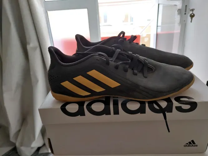 Chuteira adidas Tam 39