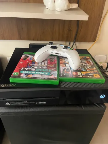 Vendo ou troco xbox one - gta v e pes 2021 mídia física