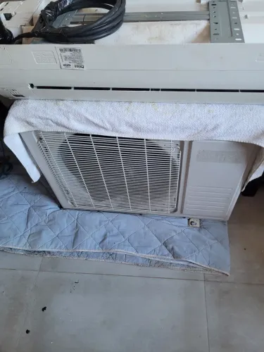 1.200 reais Ac split 9000 btus instalado no térreo 