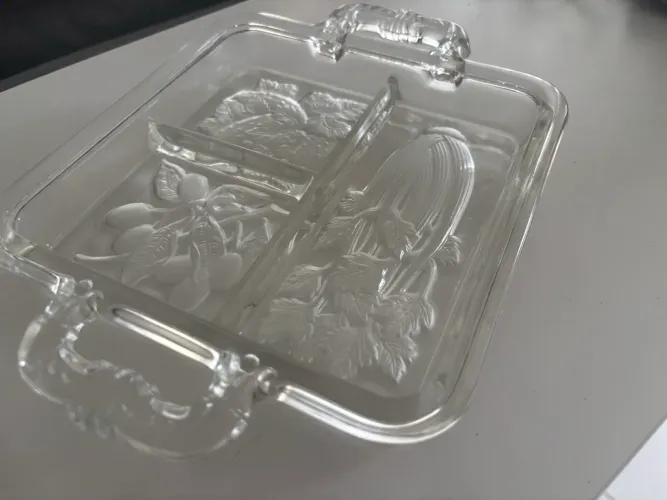 Travessa Petisqueira em Vidro Decorado - Elegância e Charme para sua Mesa