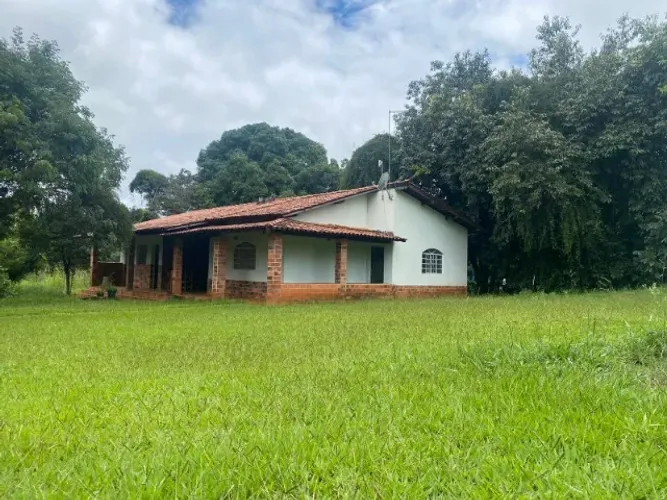 Sitio 20.000m², terreno plano, piscina, agua corrente nos fundos,Jaboticatubas.