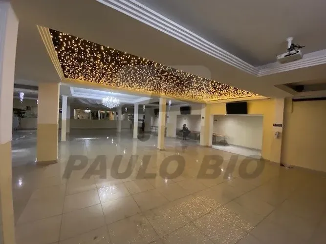 Salão Comercial para vender em Santo André.
