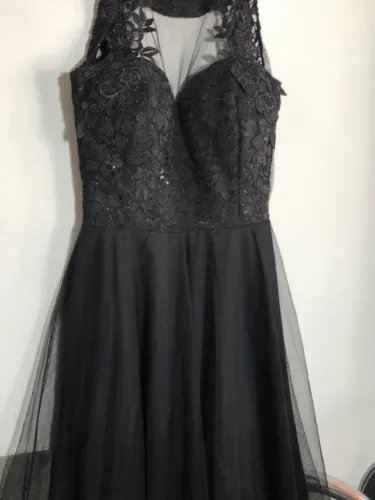 Vestido de renda preto para festa