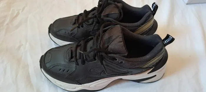 TENOS NOVO NIKE , CALÇA  35/36 , COURO E ...