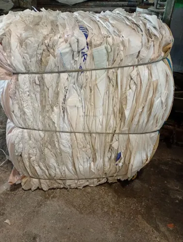 Fardos de sacos de ráfia para reciclagem , entulhos etc 1000 sacos.