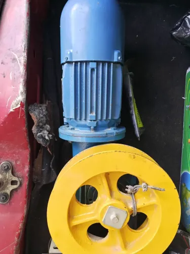 Moto redutor com freio 0,75 cv , 220 /380 volts , com carretel e cabo de aço