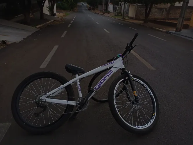 Quadro Gios 4triks 2023 + pé de vela integrado