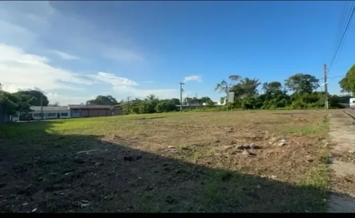 Lote Plano e Murado 2.100m² proximo Avenida das Torres / 100% Documentado