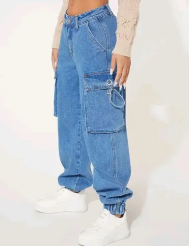 Jeans cargo Bolso com aba
