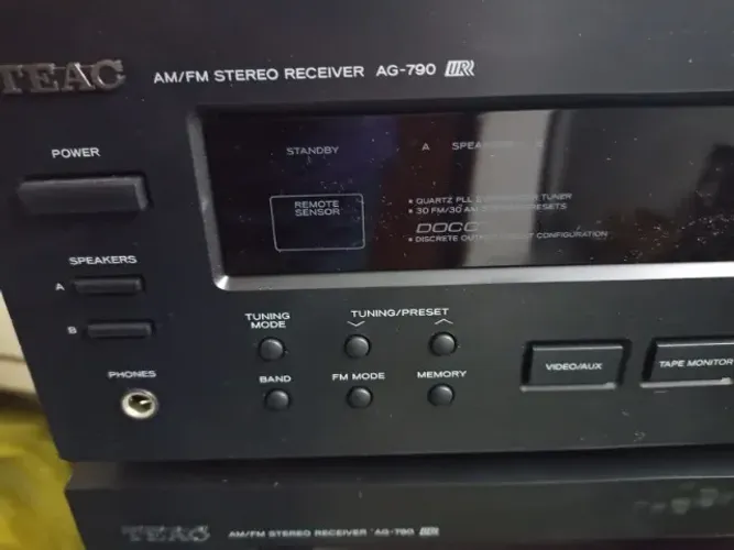 01 Amplificador / receiver TEAC modelo AG -790 .