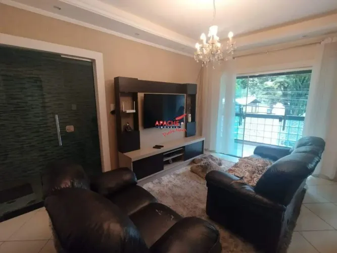 Casa com ponto comercial á venda em Vila Alvarenga - Ponte Nova