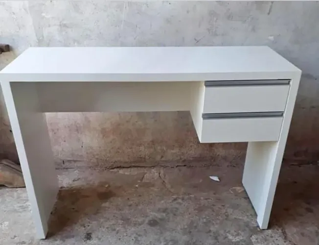 Escrivaninha Branca com Gavetas - Design Moderno