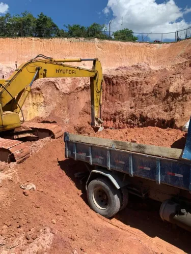 Barro Cascalho Aterro no geral