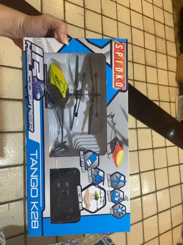 Helicóptero com controle