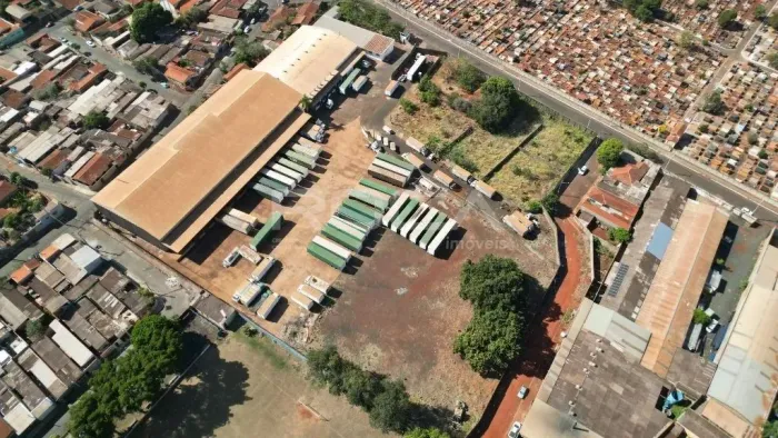 Barracão/Galpão Comercial à Venda e Locação em JARDINÓPOLIS