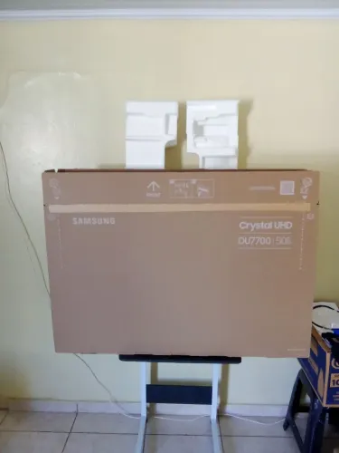 Vendo caixa de tv vazia 50 polegadas preço 70 reais