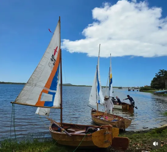 ? À VENDA: Lindo Veleiro Ibis Rubra 3.5
