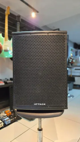 Caixa ativa Attack Versa VRF1230A