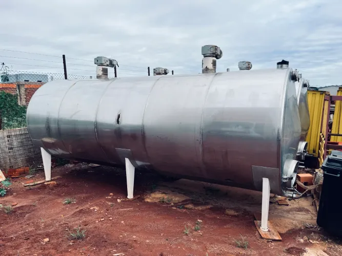 Tanque Inox 25.000 mil litros com 2 misturadores