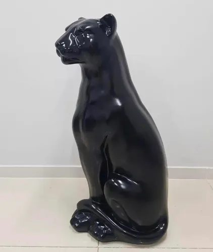 Escultura de Pantera Negra Decorativa