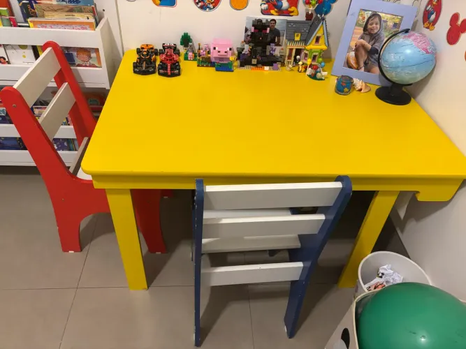 Jogo de Mesinha e Cadeiras