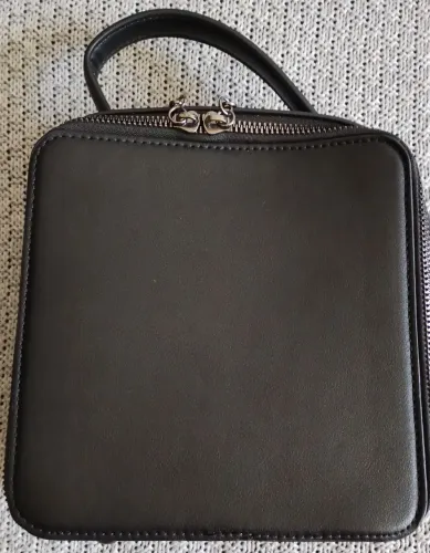 Bolsa de mão preta elegante