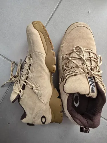 Oakley - Bota Adventure Bege