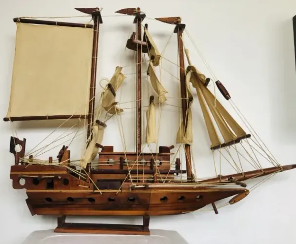 Caravela Veleiro Madeira / Rico Em Detalhes / Peso 5,300 Kilos