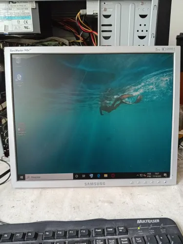 Monitor Samsung 17" Lcd Quadrado (Sem Pezinho)
