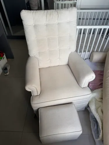 Cadeira de amamentação Lilibee - com balanço e apoio para pés