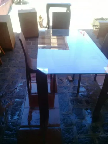 Mesa de vidro moderna para 4 pessoas