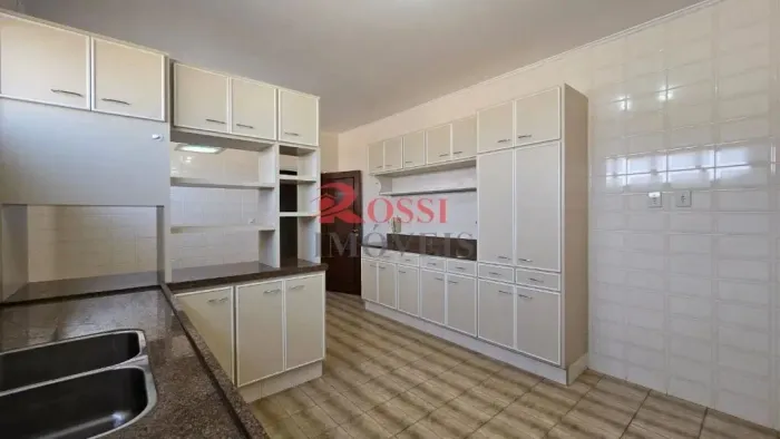 Locação de Apartamentos / Padrão na cidade de Rio Claro