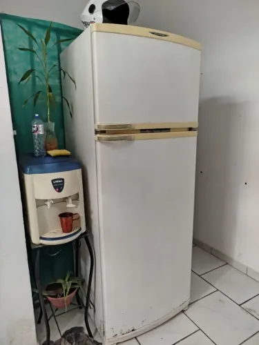 GELADEIRA FROST FREE SEMINOVA