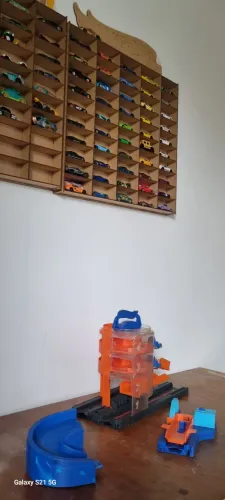 Pista hot wheels muito legal para a criançada brincar, pista Super Giro City 