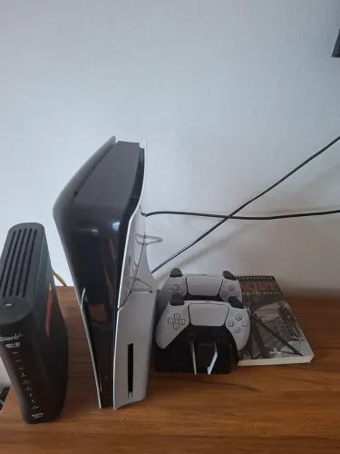 Playstation 5 + 2 manete + carregador manete + 3 jogo nrinde