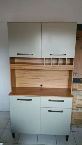 Armário de cozinha em MDF praticamente novo