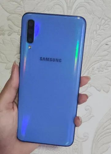 Samsung Galaxy A70 6/128GB (semi-novo)