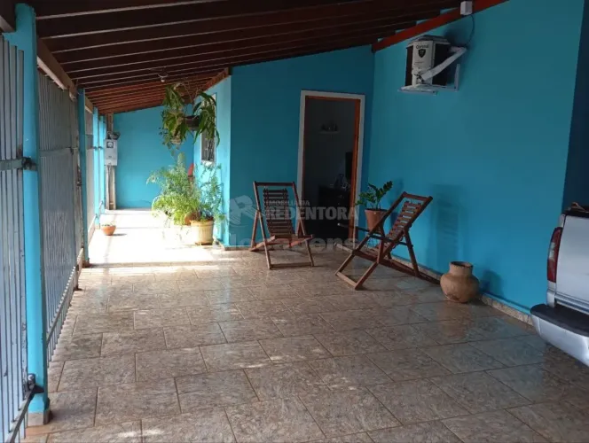 CASA A VENDA EM GUARACI-SP