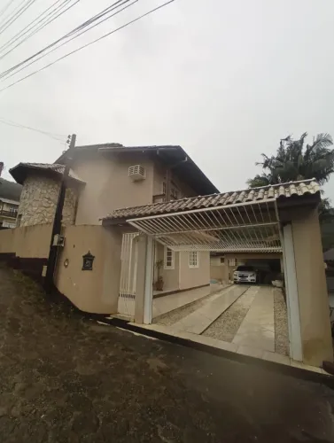 CASA MOBILIADA COM PISCINA PARA ALUGUEL ? DIRETO COM O PROPRIETÁRIO