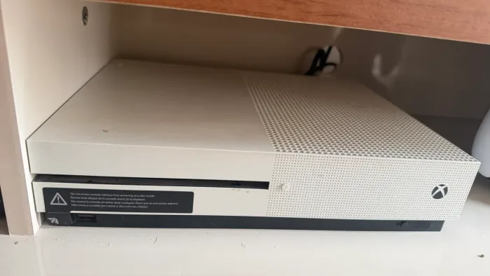 Xbox One + 1 Controles + Jogos 