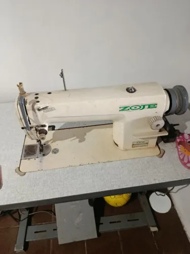 Máquina de costura industrial