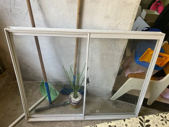 Janela de vidro alumínio branco