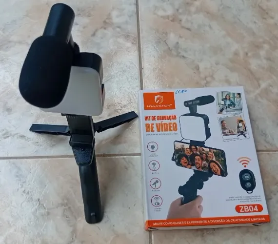Tripé Studio Zb04 Com Microfone E Iluminação-novo-sem uso